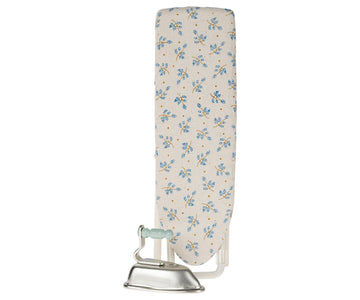 Iron and ironing board - Maileg